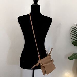 Forever 21 crossbody purse 